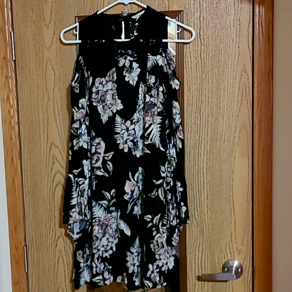 CATO COLD SHOULDER WOMEN'S SIZE SMALL